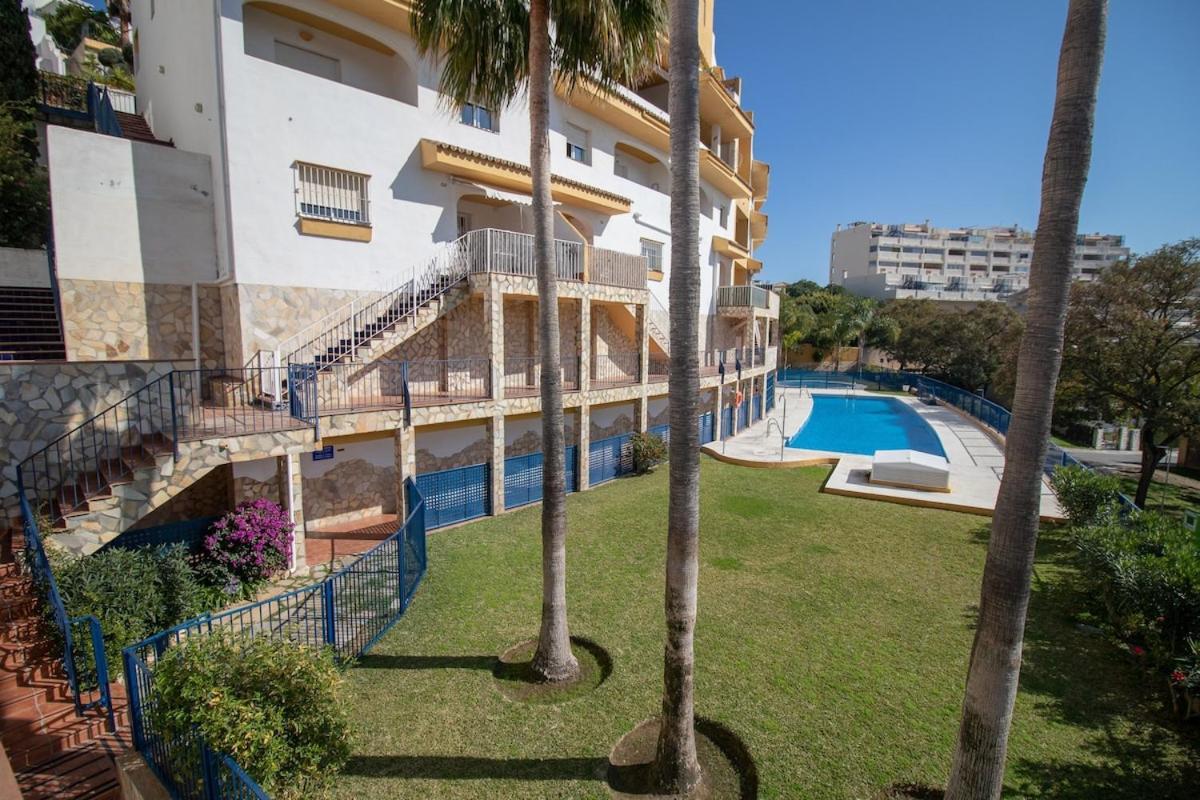 C43 - Family House With Terrace And Shared Pool Villa Benalmadena Bagian luar foto