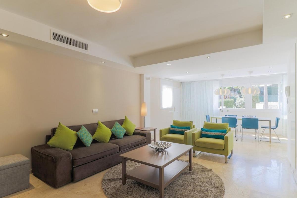 C43 - Family House With Terrace And Shared Pool Villa Benalmadena Bagian luar foto
