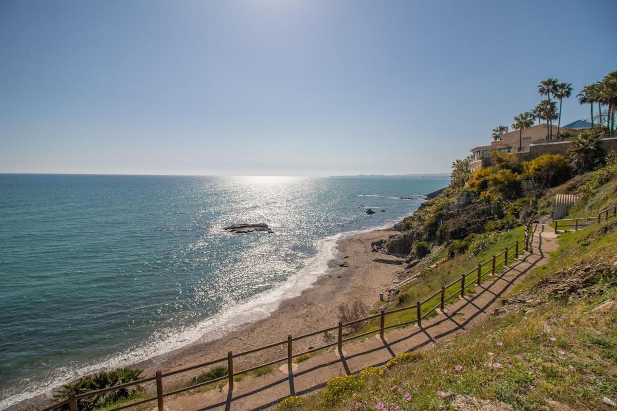 C43 - Family House With Terrace And Shared Pool Villa Benalmadena Bagian luar foto