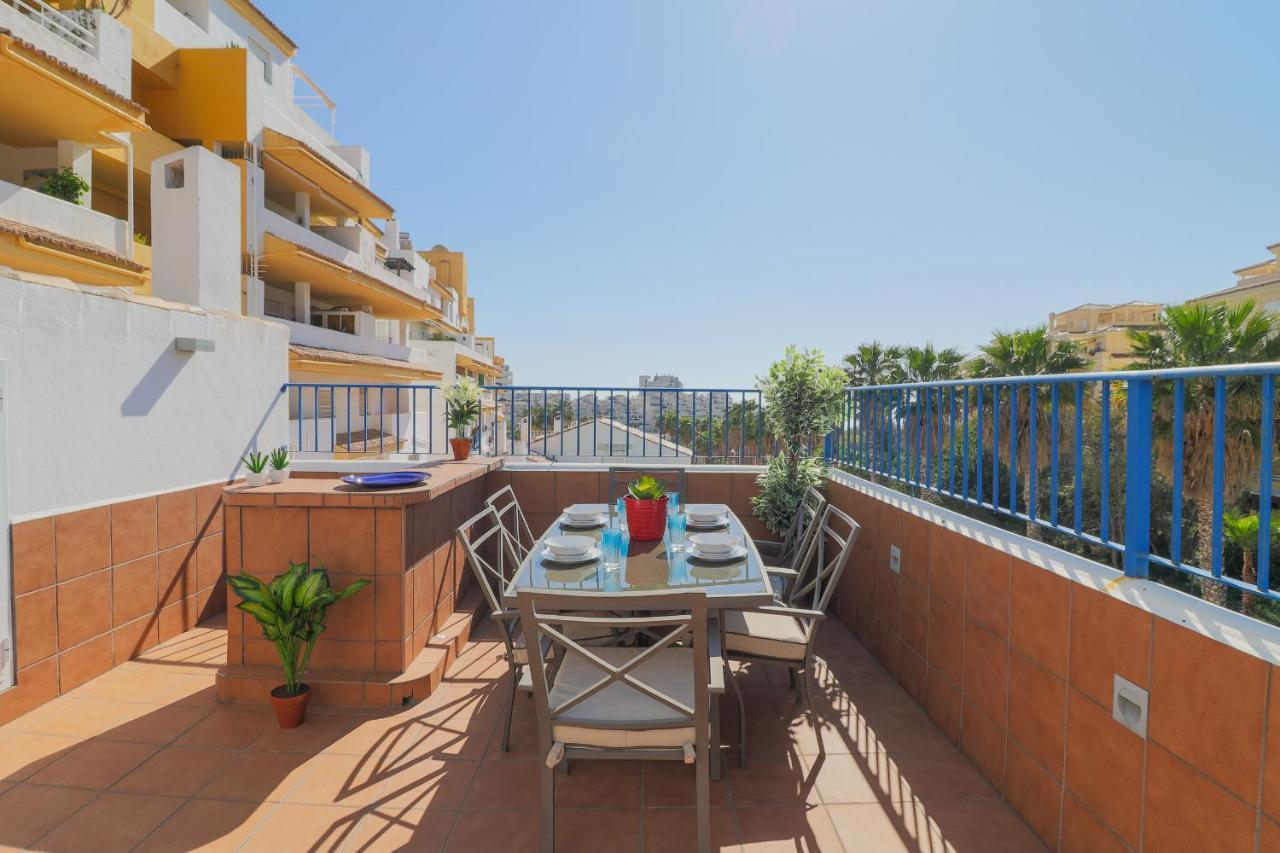 C43 - Family House With Terrace And Shared Pool Villa Benalmadena Bagian luar foto